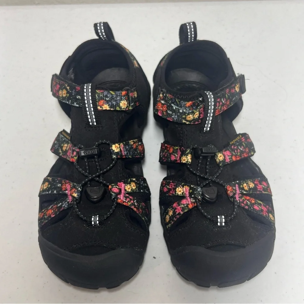 Keen Shoes Kids Seacamp II in Black Floral Youth Size US 4 Water Washable Straps